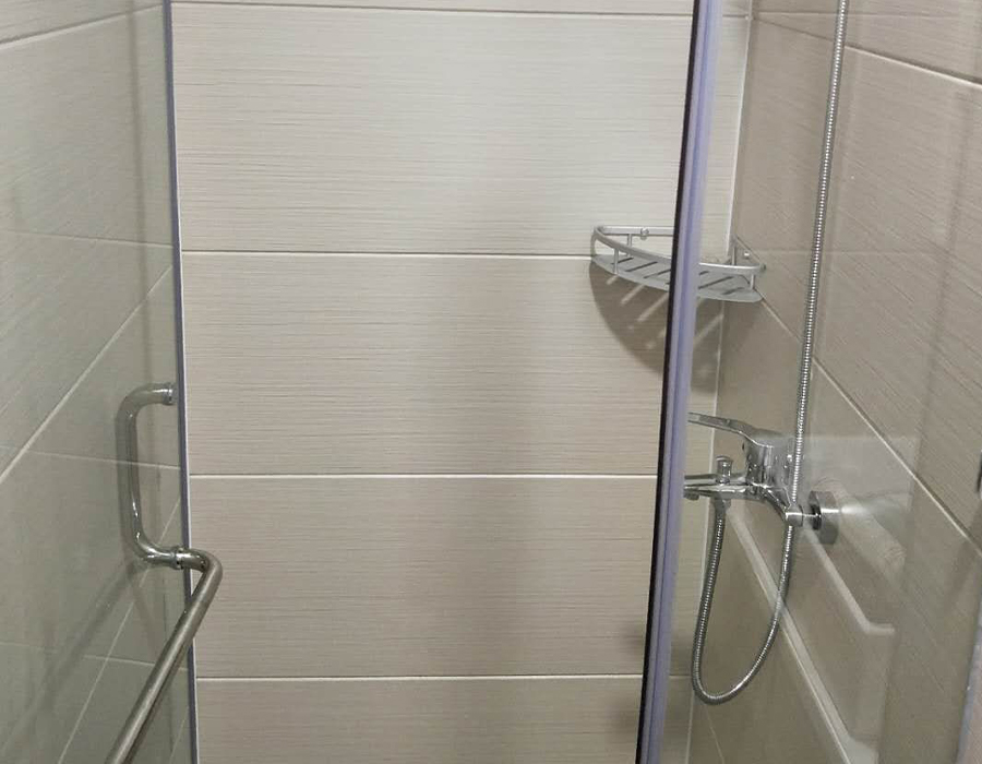 Vorgefertigte All-in-One-Duschabtrennungen aus Flachglas